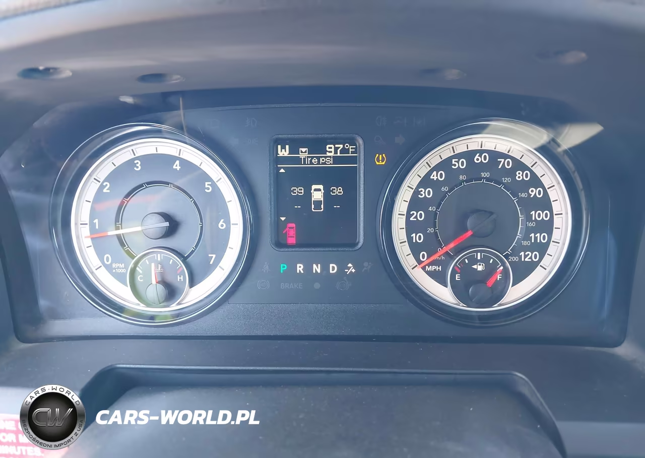 2019 Ram 1500 Classic VIN:3C6JR6DG0KG503876 - 7