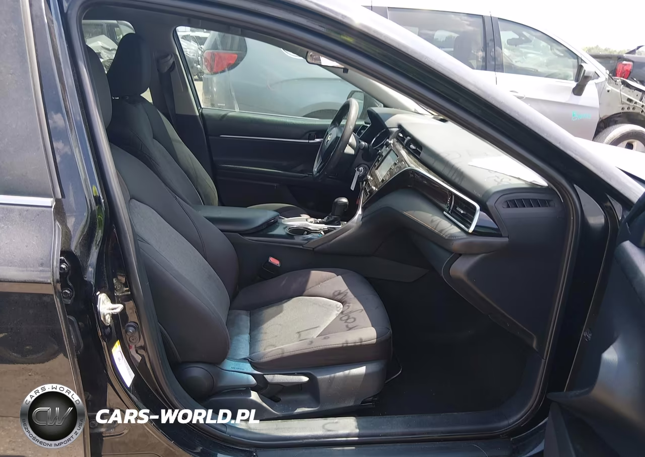2018 Toyota Camry Le VIN:4T1B11HKXJU580770 - 5