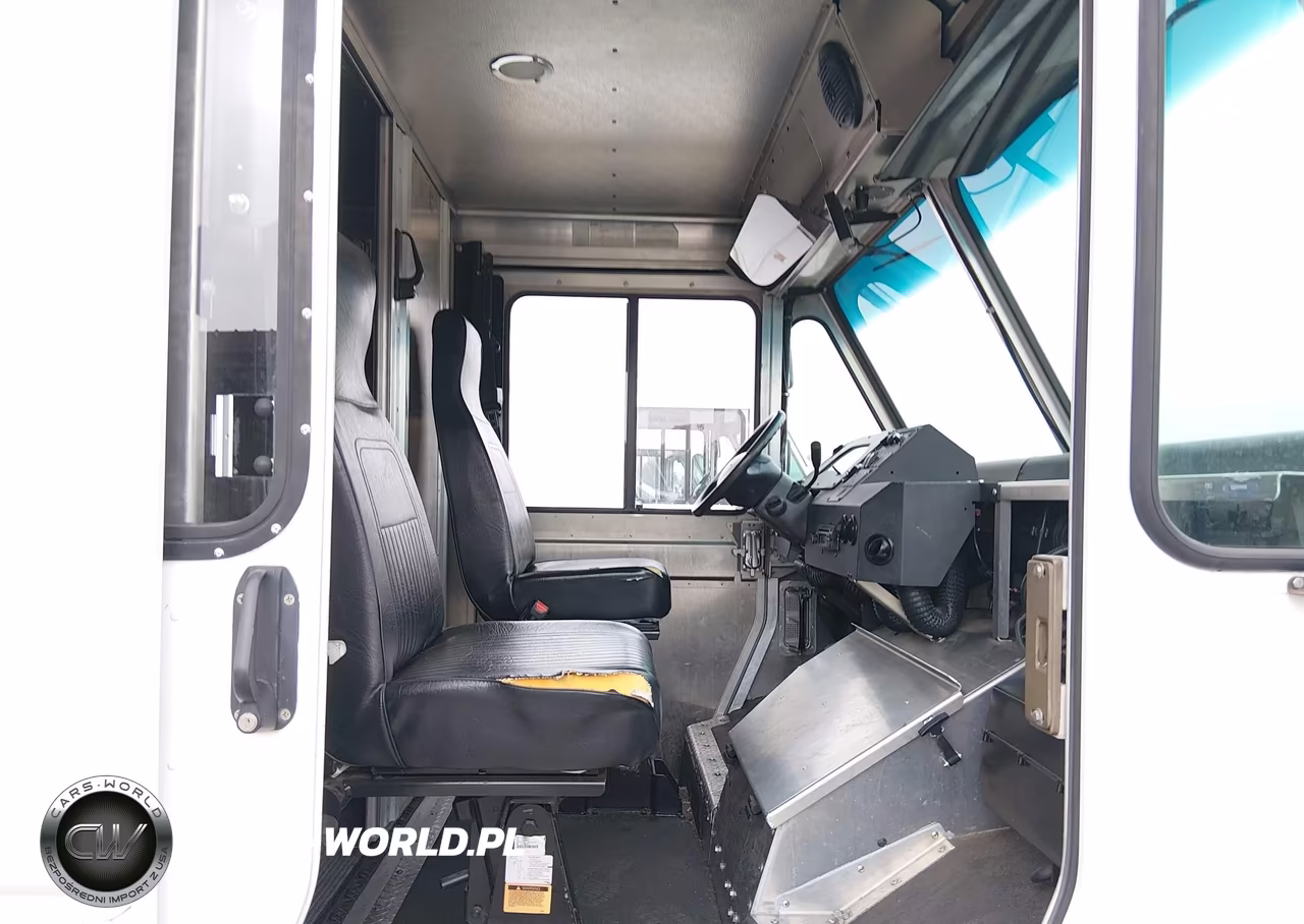 2016 Ford E-350 Stripped VIN:1FC3E3KS8GDC55366 - 5