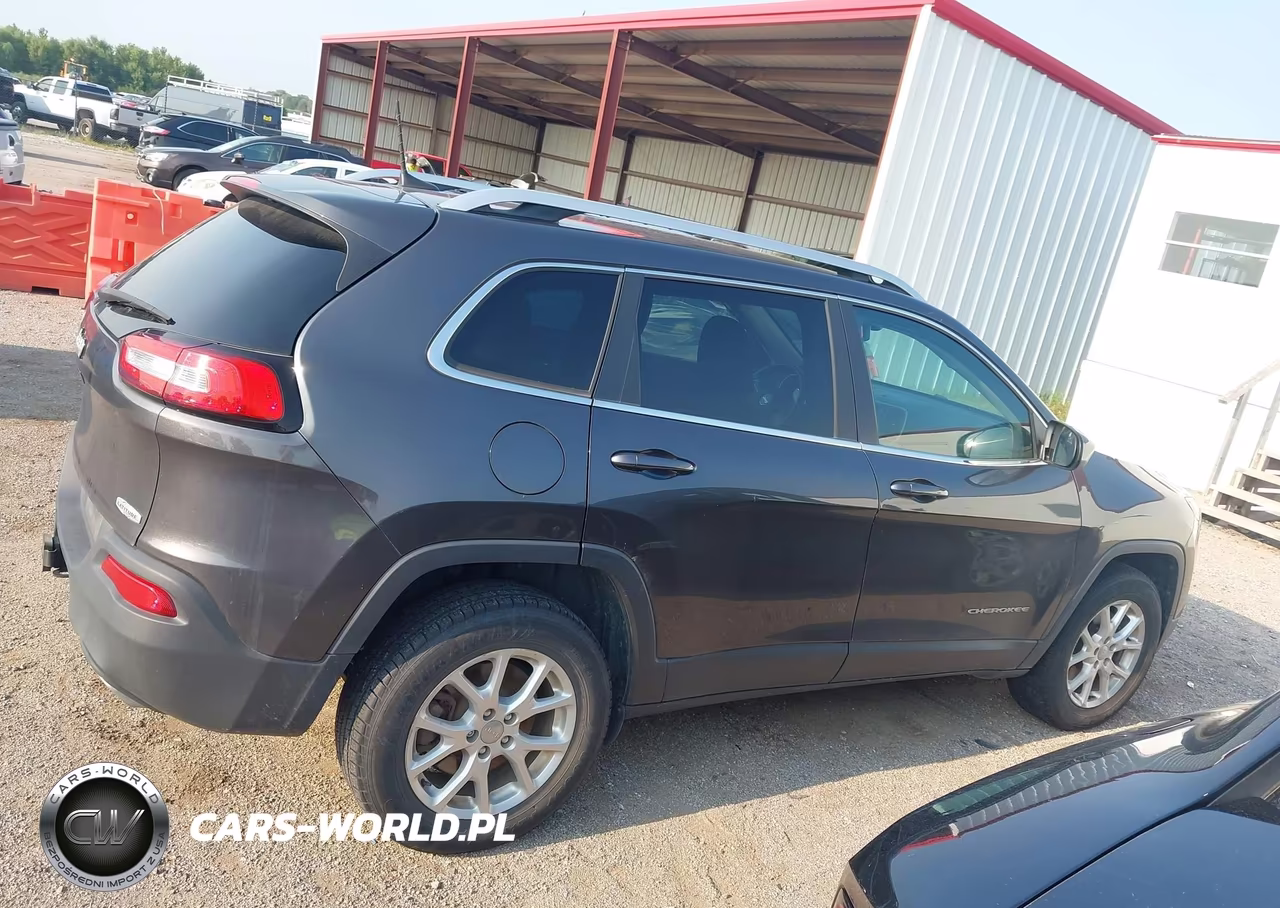 2016 Jeep Cherokee Latitude VIN:1C4PJMCS3GW235970 - 13