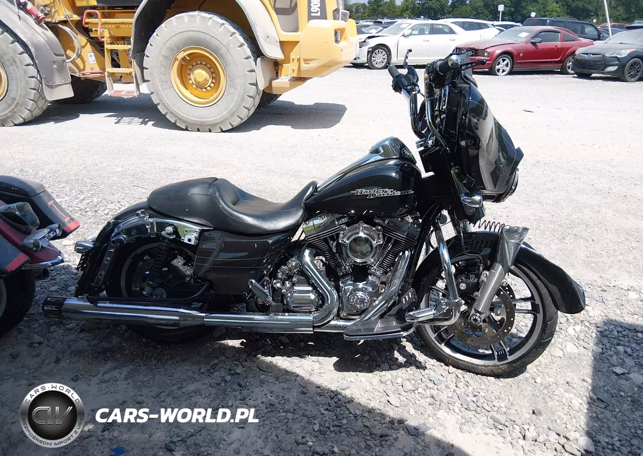 2015 Harley-Davidson Flhxs Street Glide Special VIN:1HD1KRM14FB618620 - 12