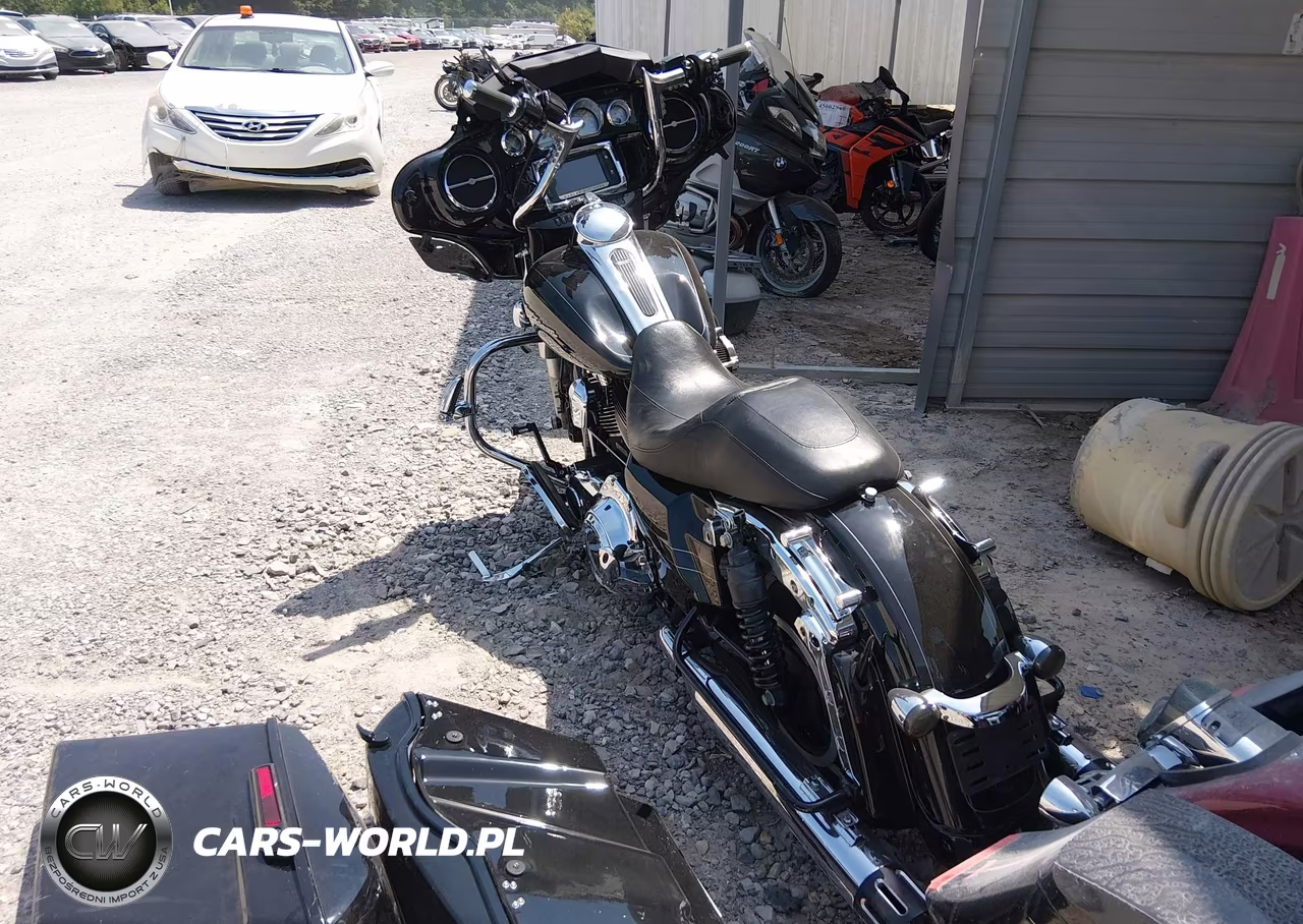 2015 Harley-Davidson Flhxs Street Glide Special VIN:1HD1KRM14FB618620 - 3