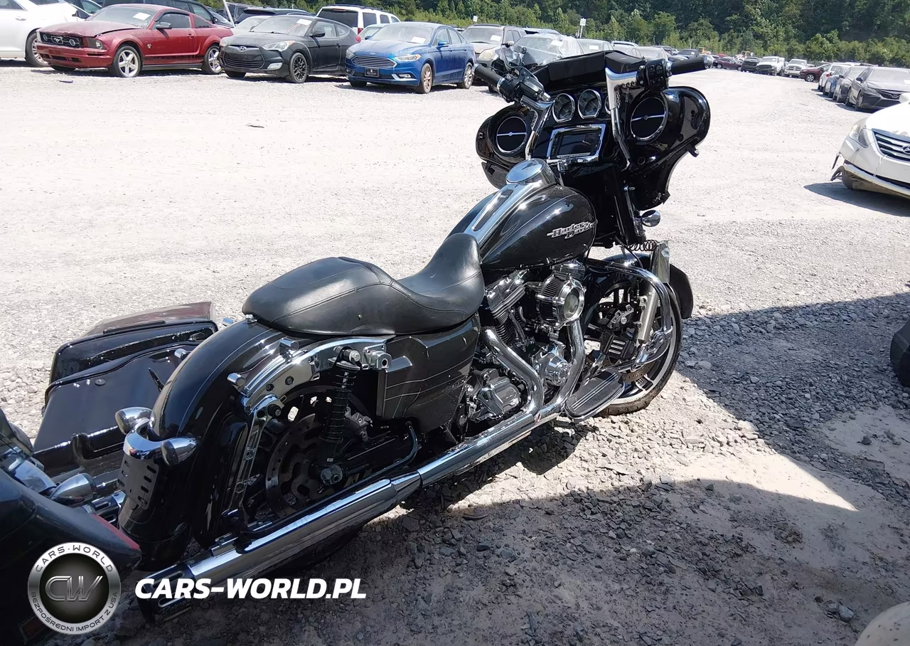 2015 Harley-Davidson Flhxs Street Glide Special VIN:1HD1KRM14FB618620 - 4