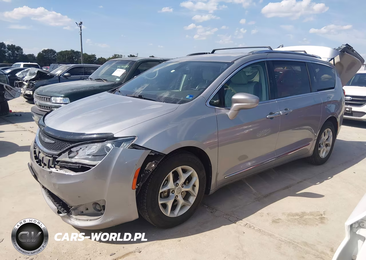 2017 Chrysler Pacifica Touring-L Plus VIN:2C4RC1EG4HR832484 - 15