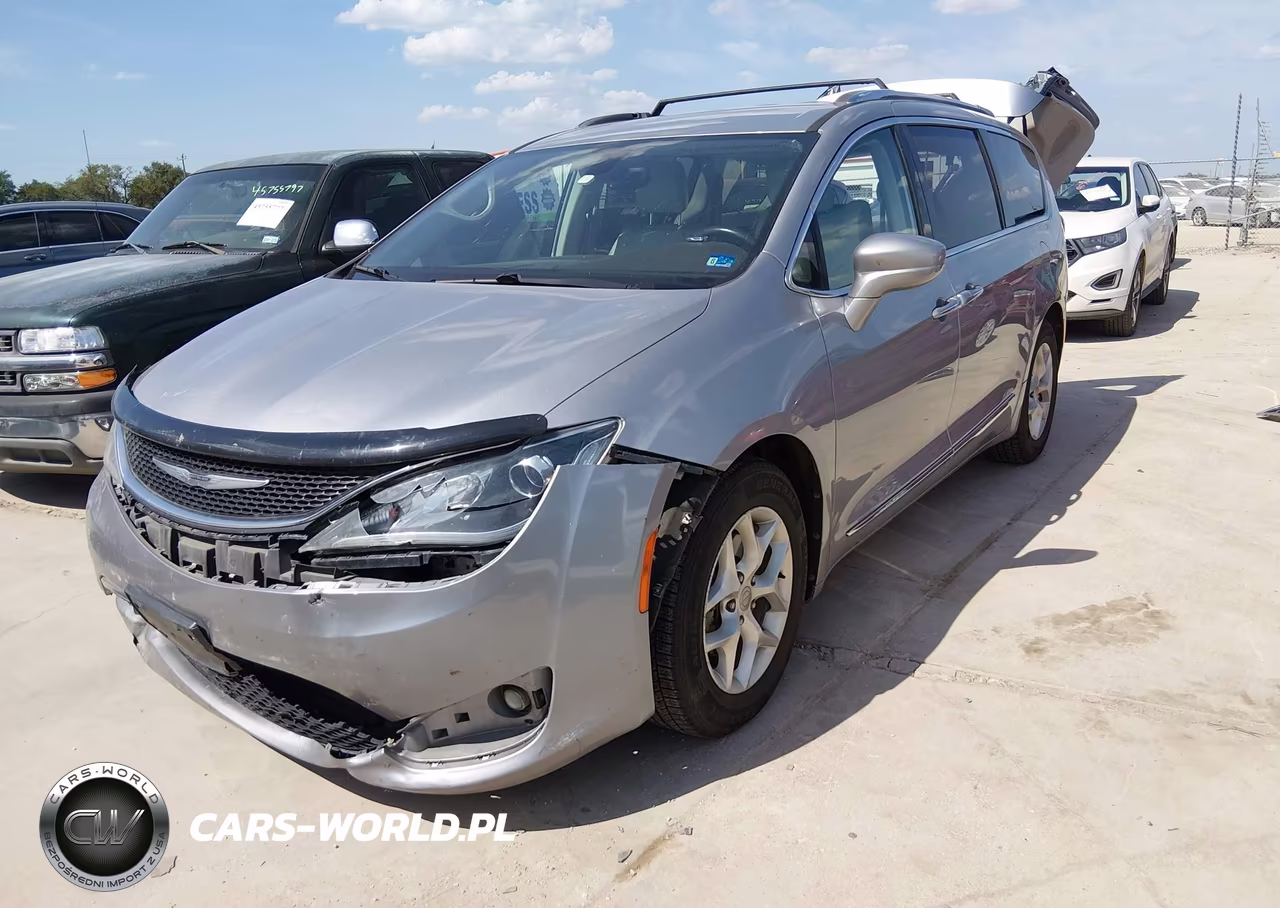 2017 Chrysler Pacifica Touring-L Plus VIN:2C4RC1EG4HR832484 - 2