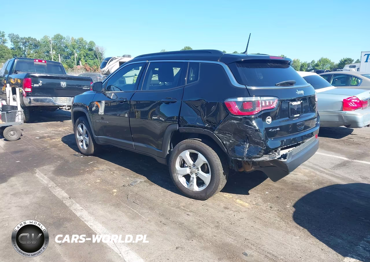 2017 Jeep New Compass Latitude 4X4 VIN:3C4NJDBBXHT607207 - 3