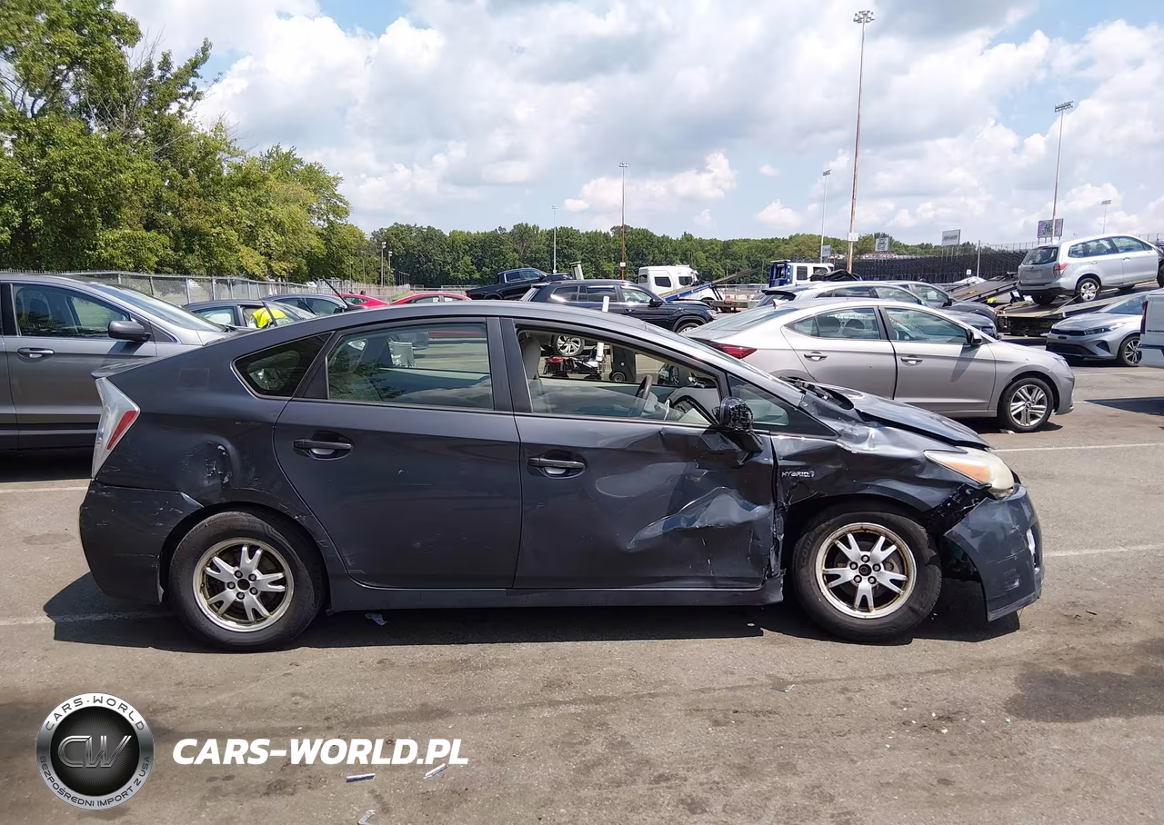 2011 Toyota Prius Three VIN:JTDKN3DU1B1479227 - 13