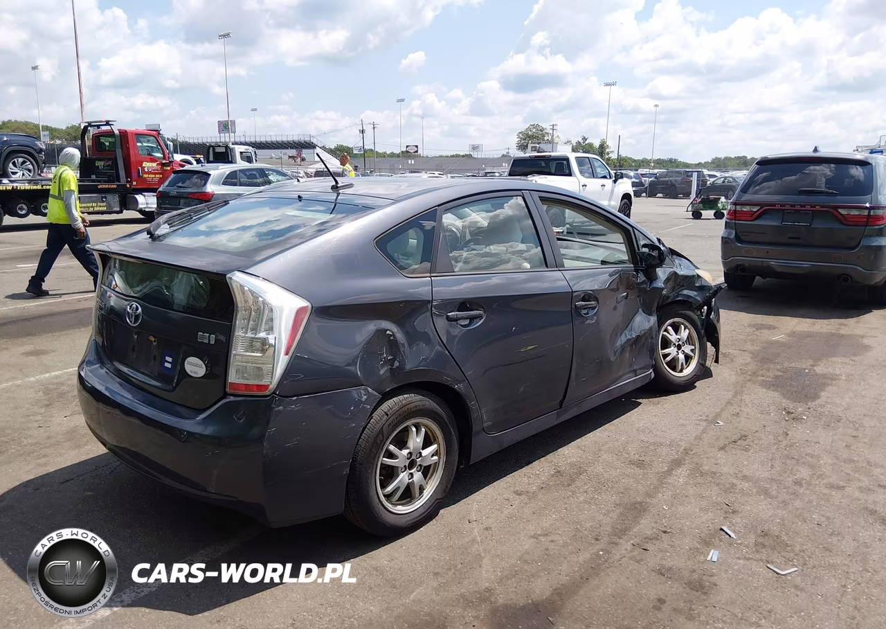 2011 Toyota Prius Three VIN:JTDKN3DU1B1479227 - 4