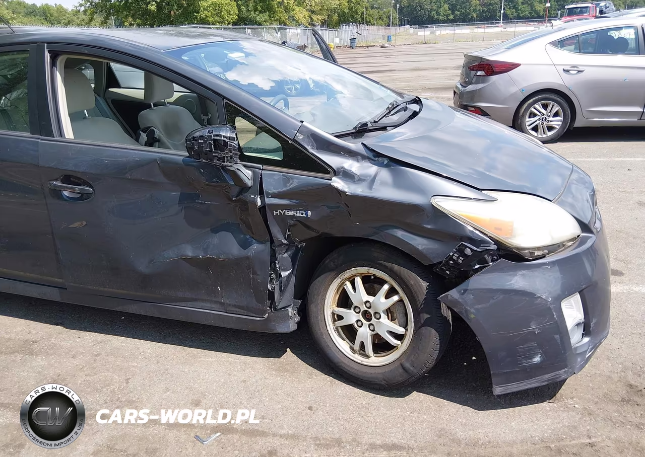 2011 Toyota Prius Three VIN:JTDKN3DU1B1479227 - 6