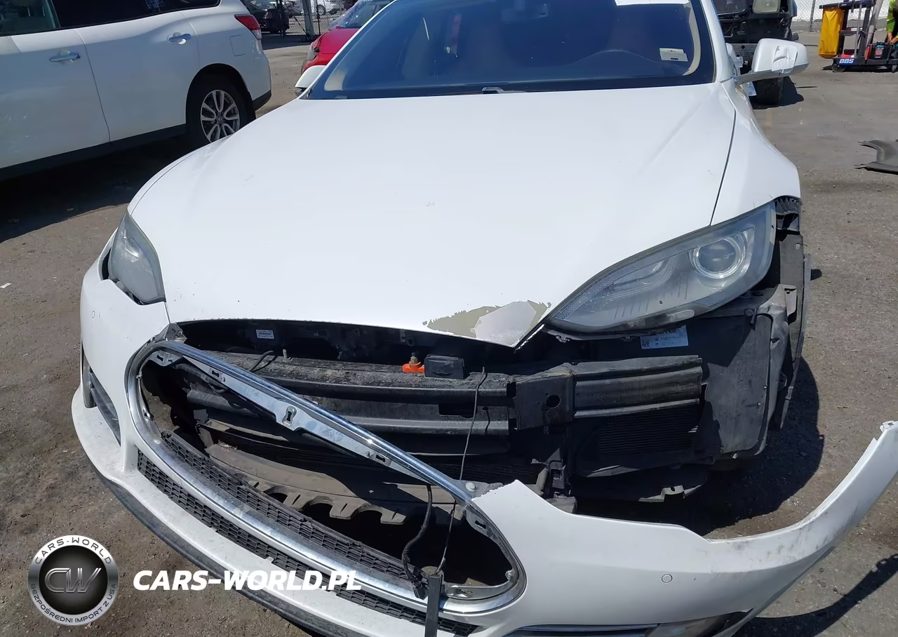 2014 Tesla Model S P85 VIN:5YJSA1H18EFP35083 - 12