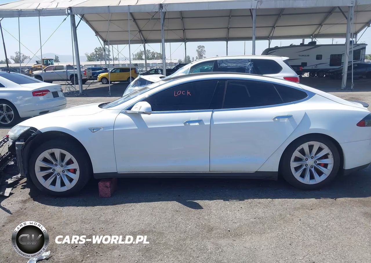 2014 Tesla Model S P85 VIN:5YJSA1H18EFP35083 - 14