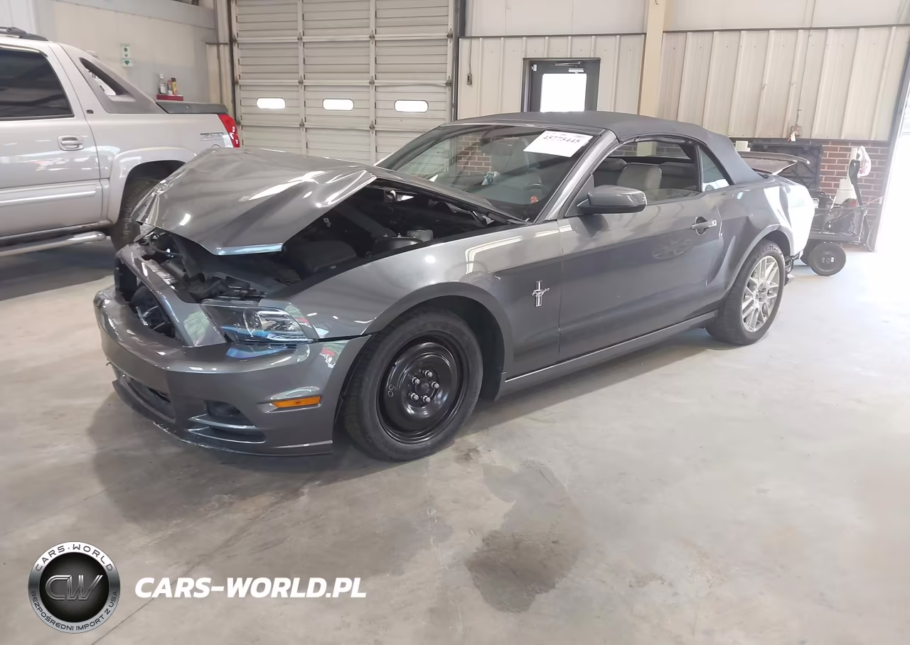 2014 Ford Mustang V6 Premium VIN:1ZVBP8EM7E5314704 - 2