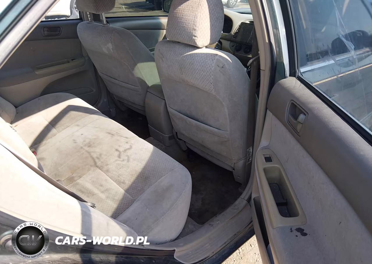 2003 Toyota Camry Le VIN:4T1BE32K33U782684 - 8