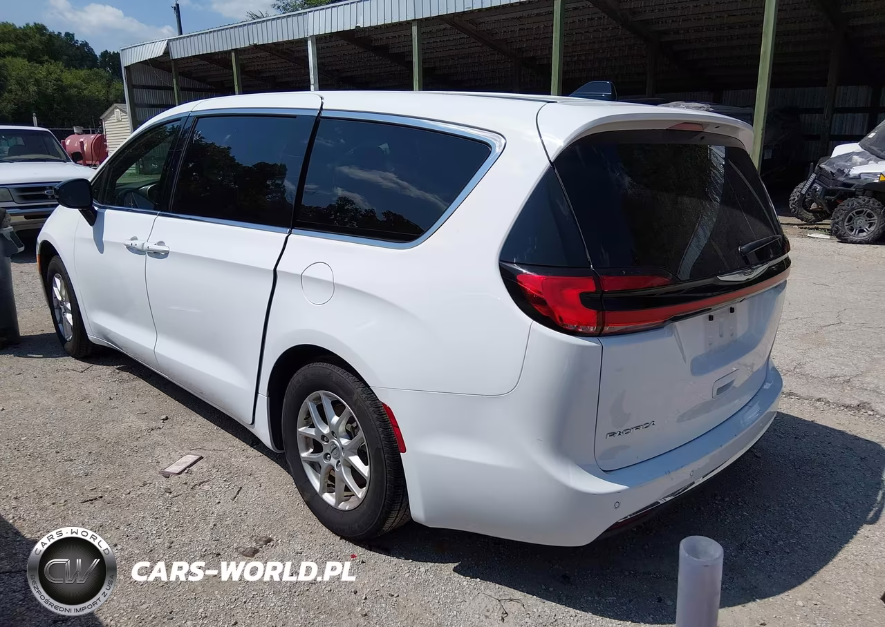 2025 Chrysler Pacifica Select VIN:2C4RC1BG1SR531215 - 3