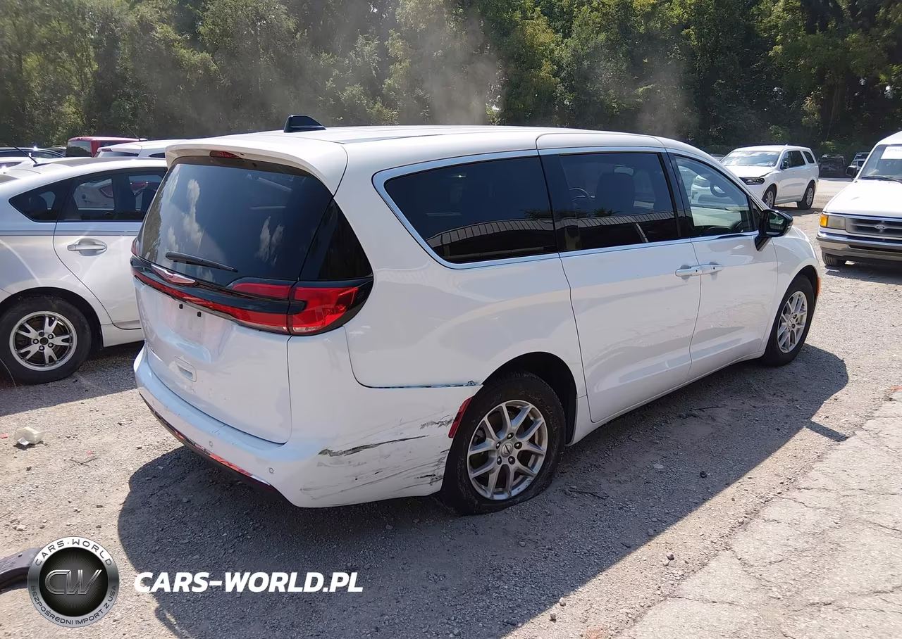 2025 Chrysler Pacifica Select VIN:2C4RC1BG1SR531215 - 4