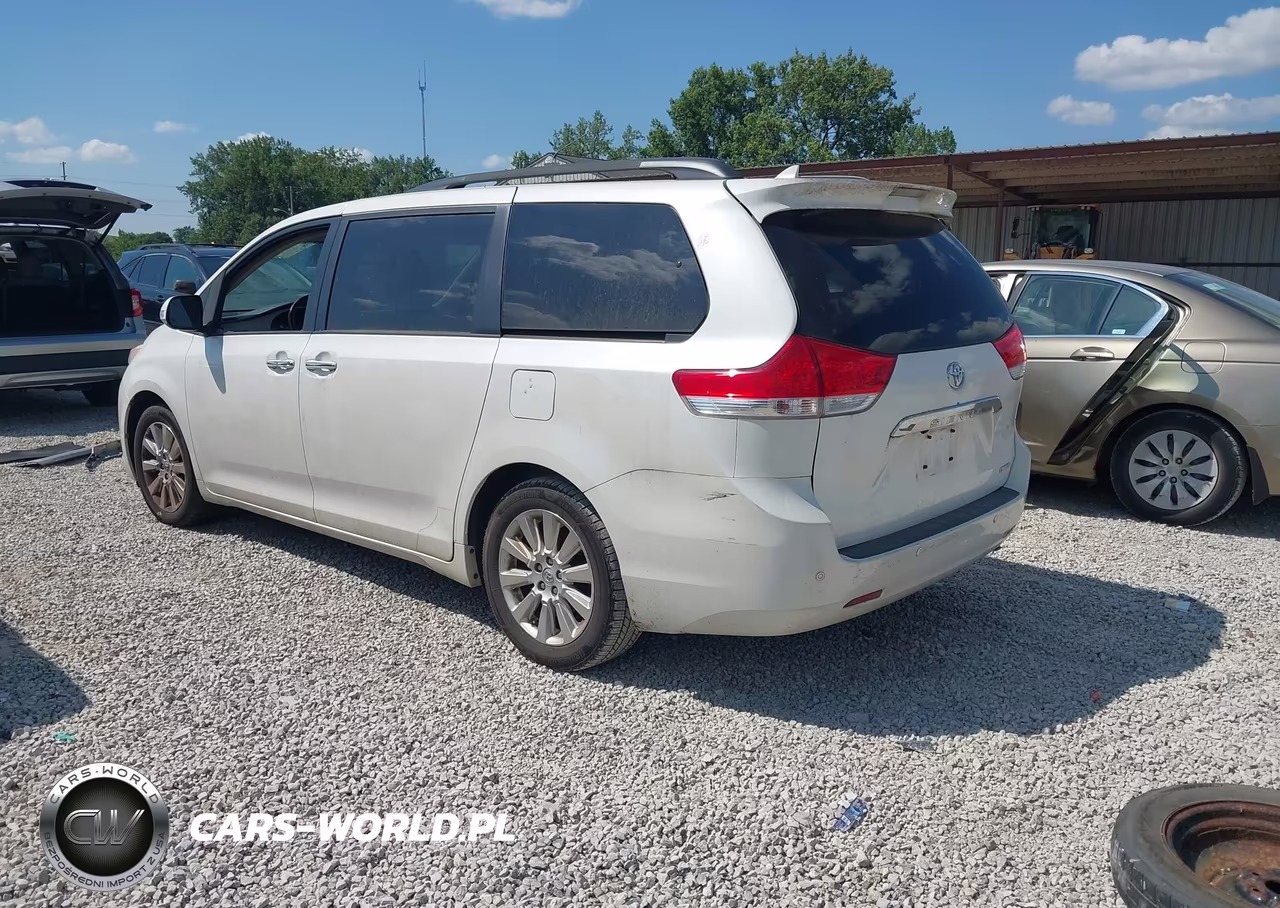 2014 Toyota Sienna Limited V6 7 Passenger VIN:5TDYK3DC8ES425313 - 3