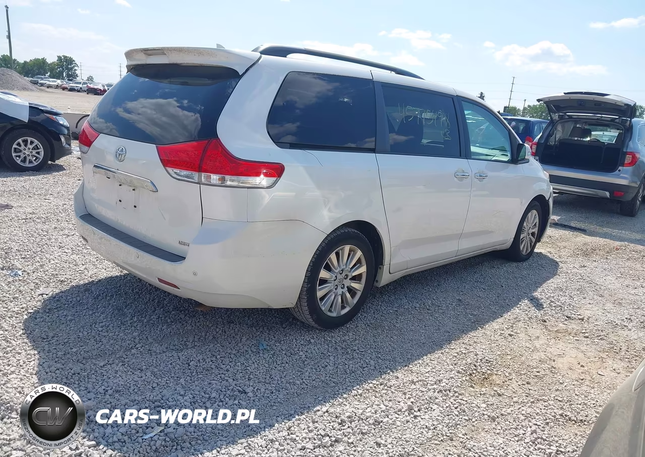 2014 Toyota Sienna Limited V6 7 Passenger VIN:5TDYK3DC8ES425313 - 4