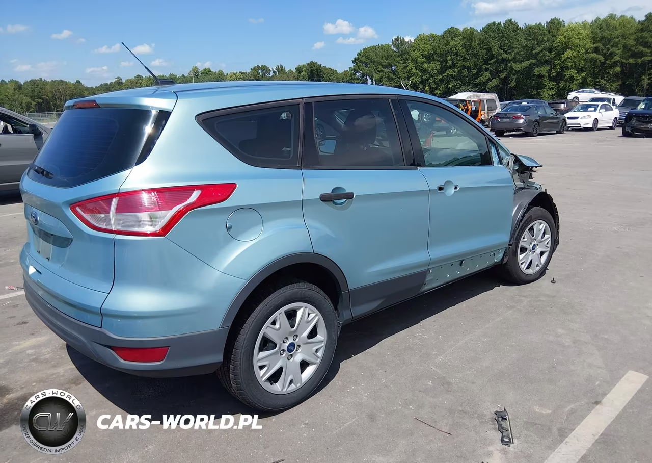 2013 Ford Escape S VIN:1FMCU0F75DUB44188 - 4