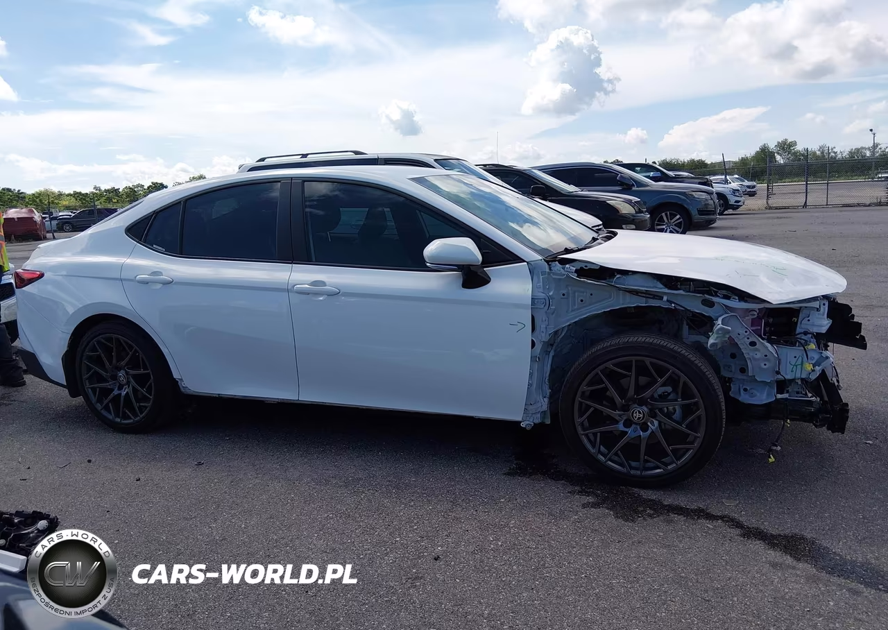 2026 Toyota Camry Se VIN:4T1DAACKXTU248752 - 14