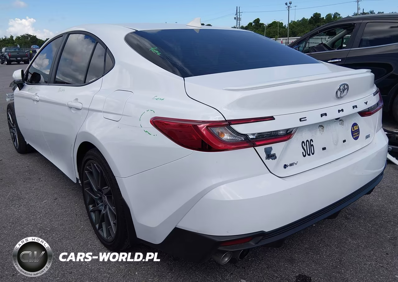 2026 Toyota Camry Se VIN:4T1DAACKXTU248752 - 3