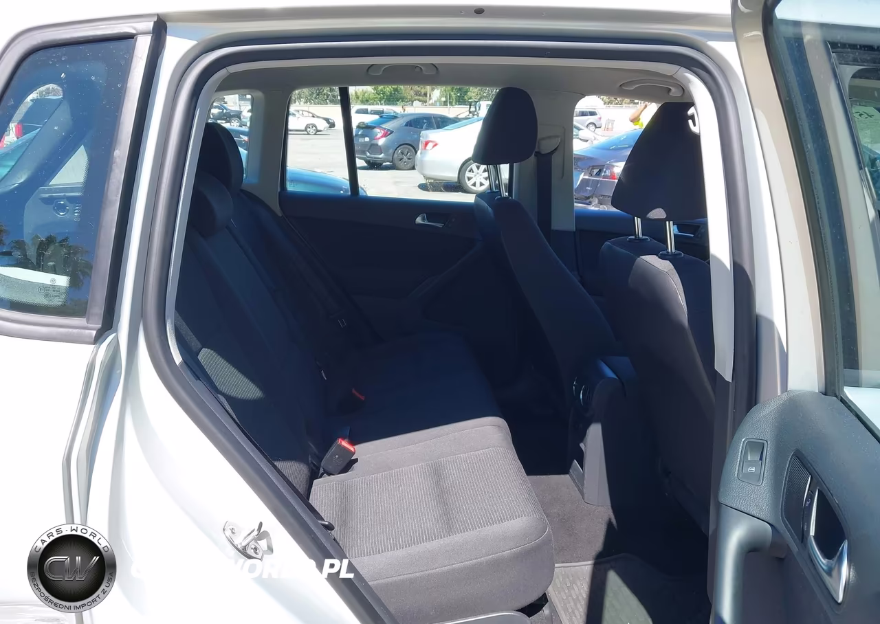 2015 Volkswagen Tiguan S VIN:WVGBV7AXXFW514762 - 8