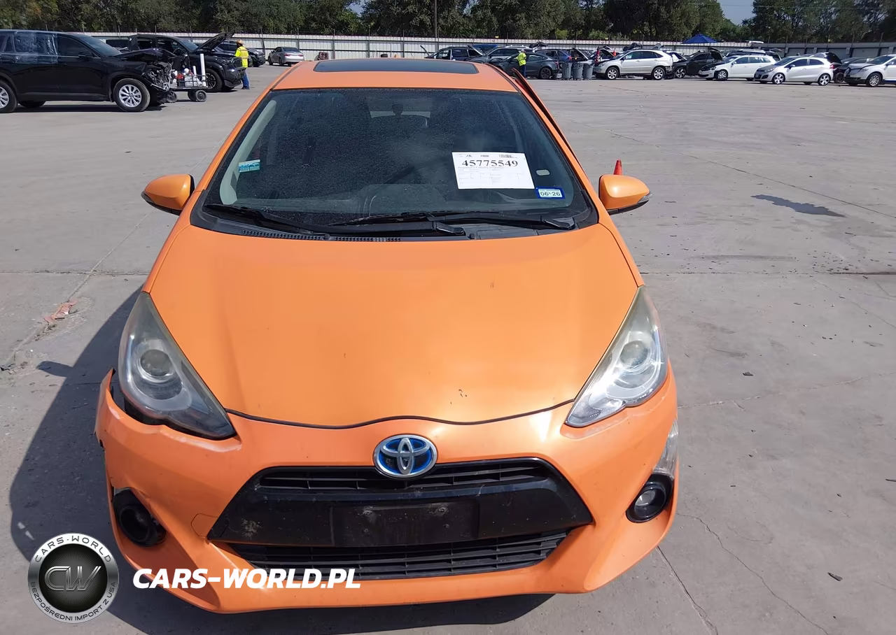 2016 Toyota Prius C Four VIN:JTDKDTB3XG1130037 - 12