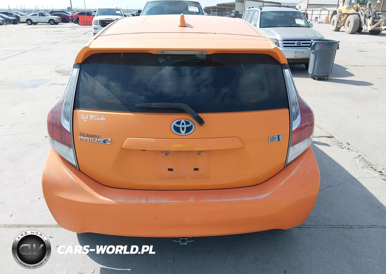 2016 Toyota Prius C Four VIN:JTDKDTB3XG1130037 - 16