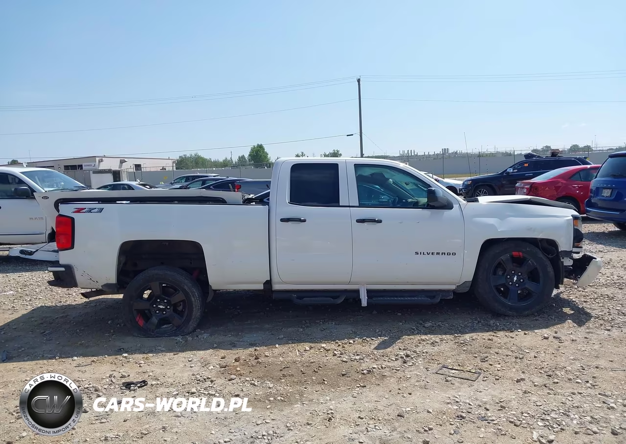 2018 Chevrolet Silverado 1500 2Lt VIN:1GCVKREC8JZ358712 - 14