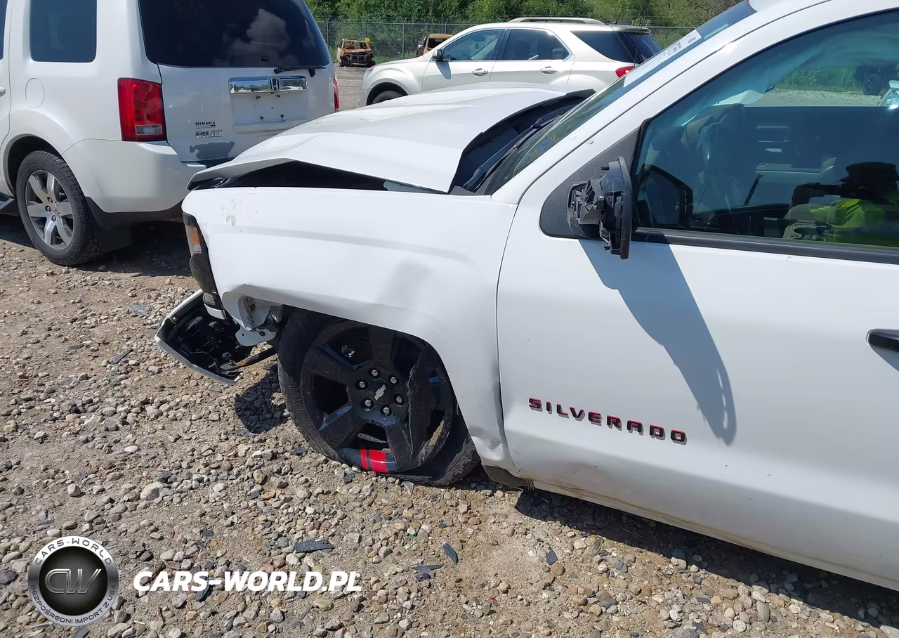 2018 Chevrolet Silverado 1500 2Lt VIN:1GCVKREC8JZ358712 - 22