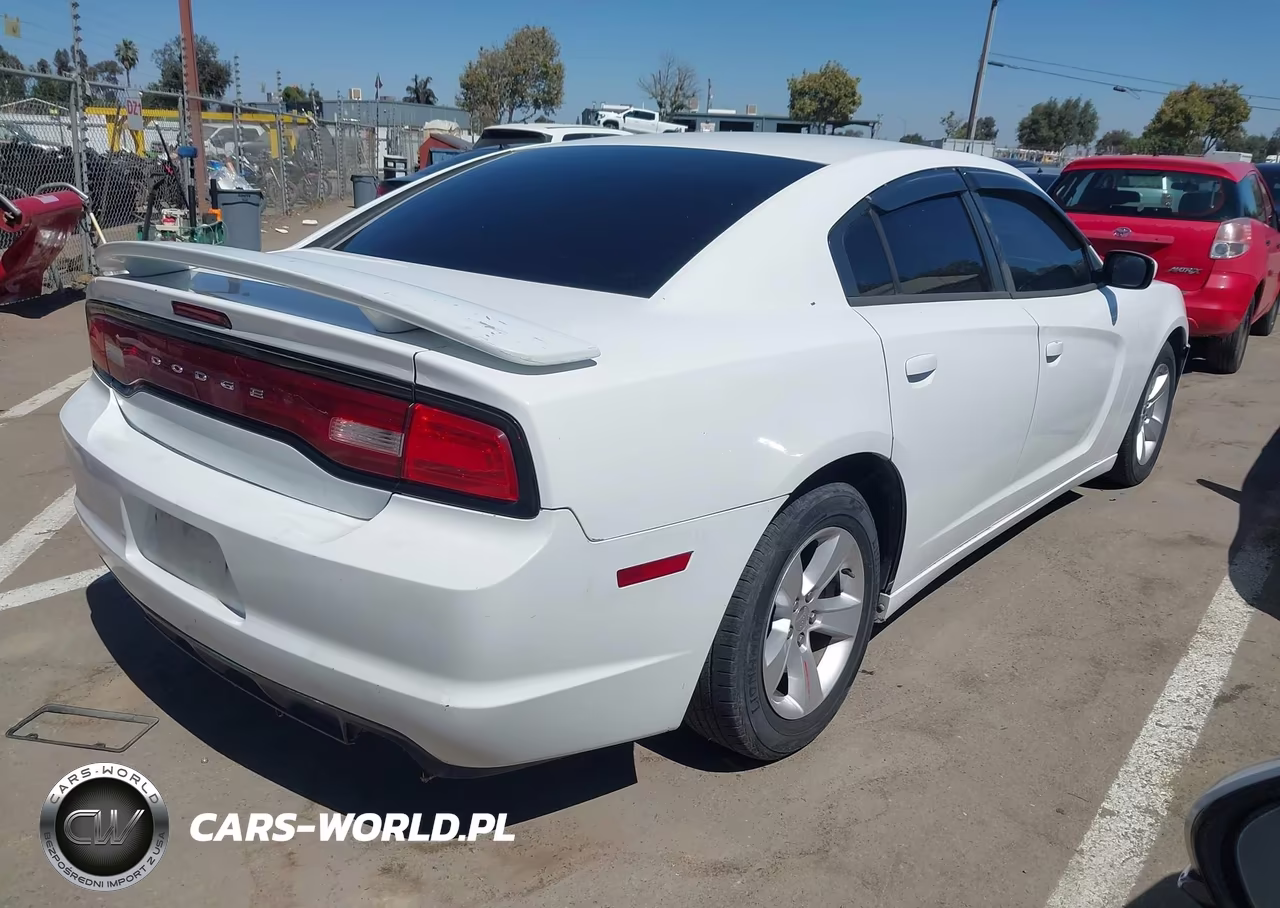2011 Dodge Charger VIN:2B3CL3CG3BH548282 - 4