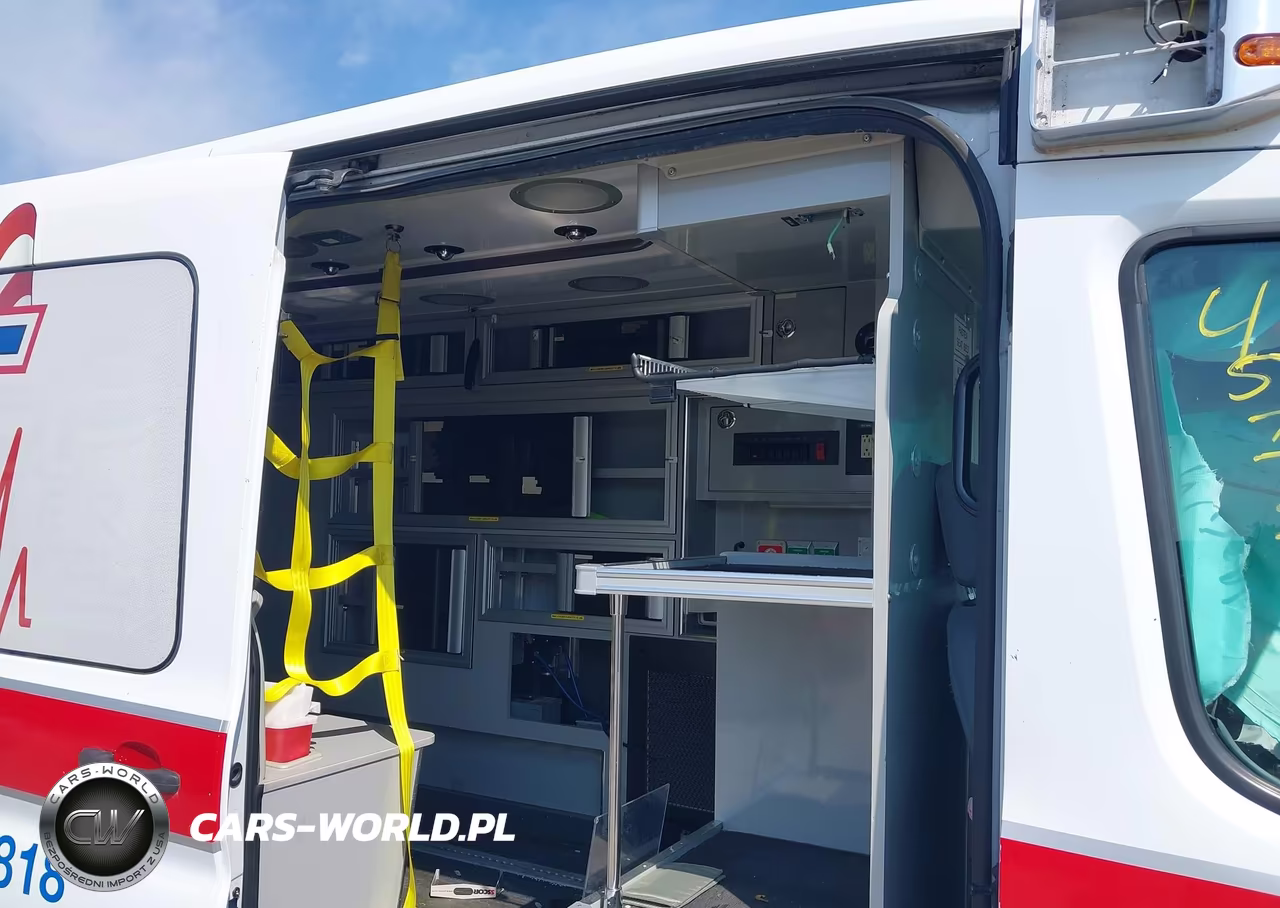 2018 Ford Transit-250 VIN:1FDYR2CM6JKB33270 - 8