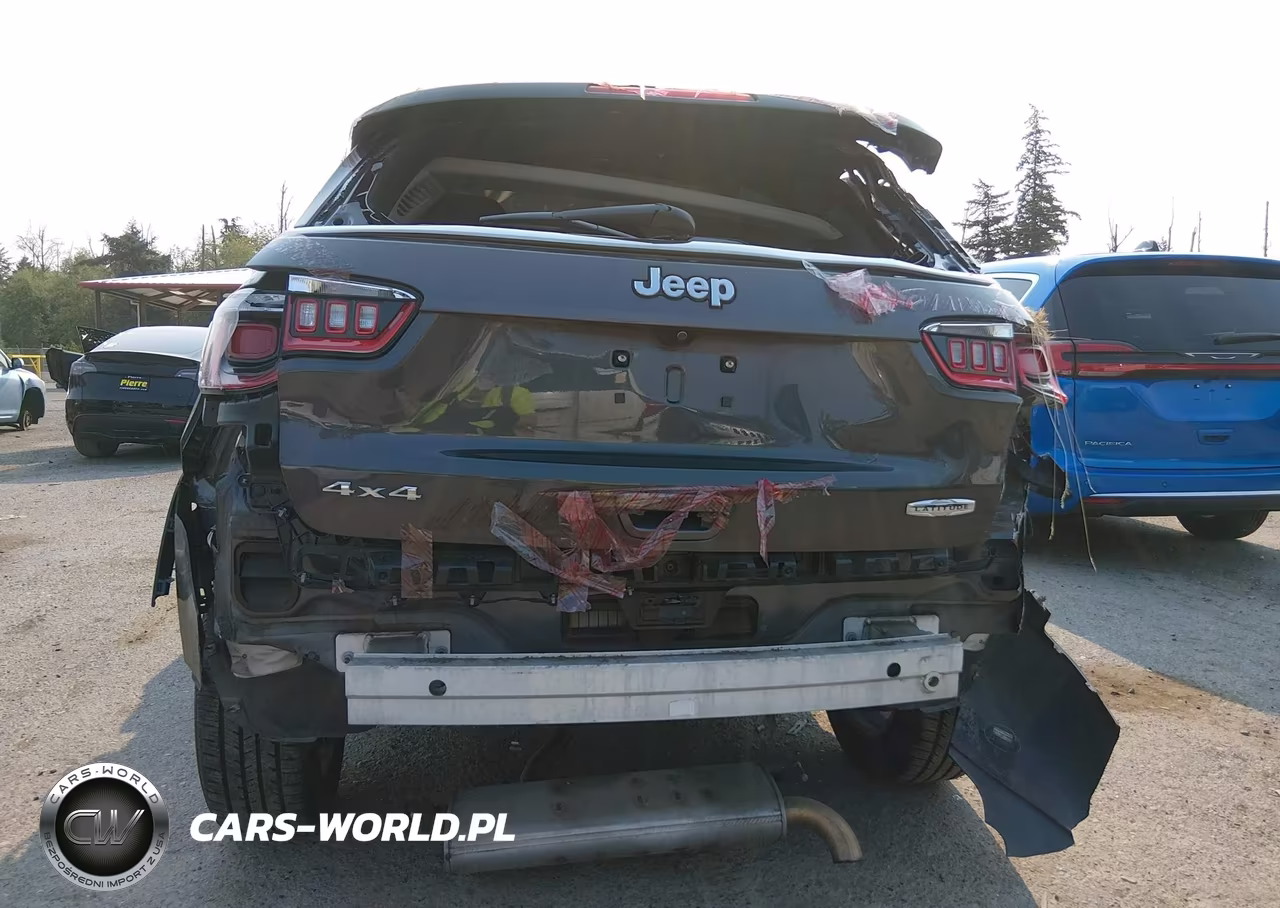 2018 Jeep Compass Latitude 4X4 VIN:3C4NJDBB8JT423387 - 15