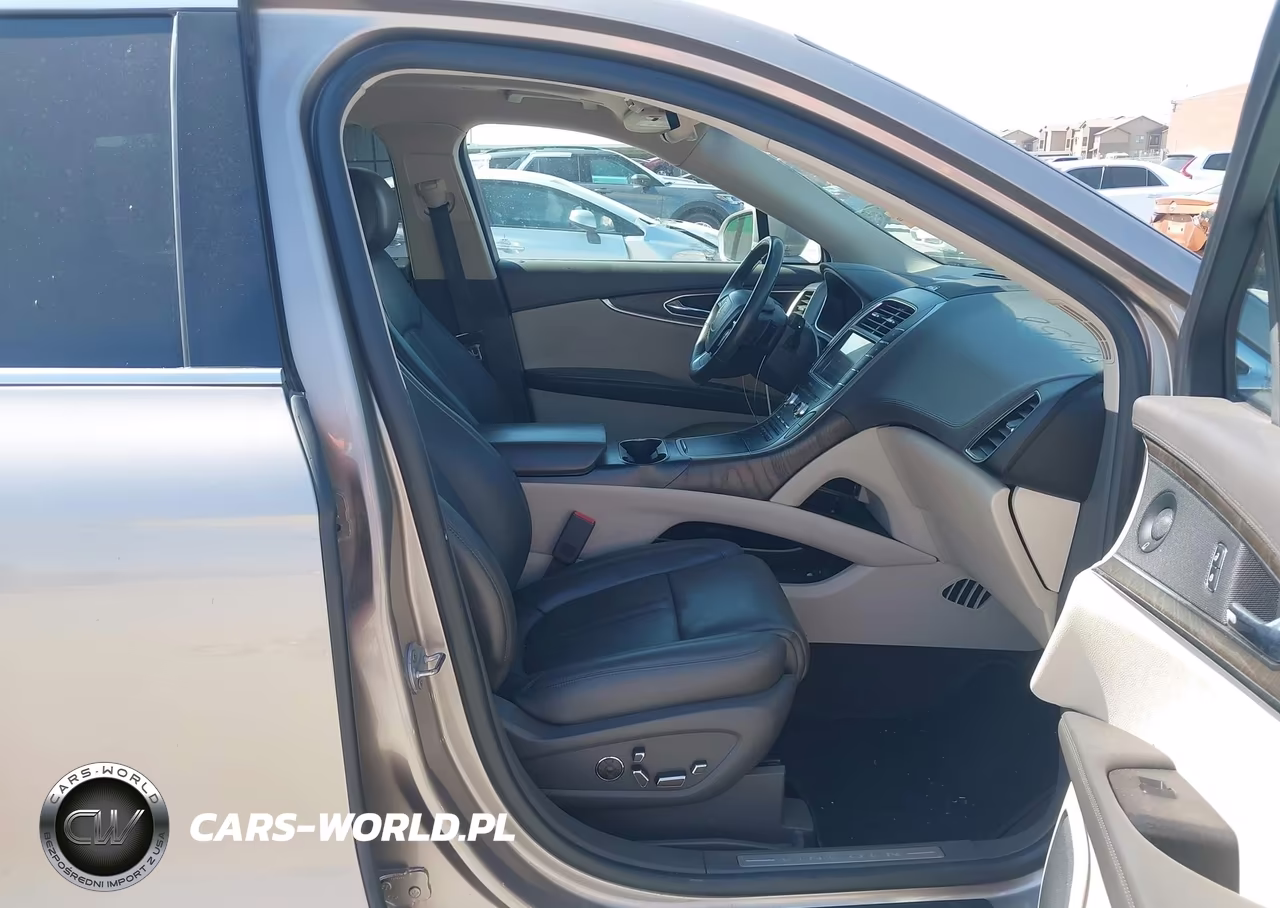 2019 Lincoln Nautilus Reserve VIN:2LMPJ6L93KBL35683 - 5