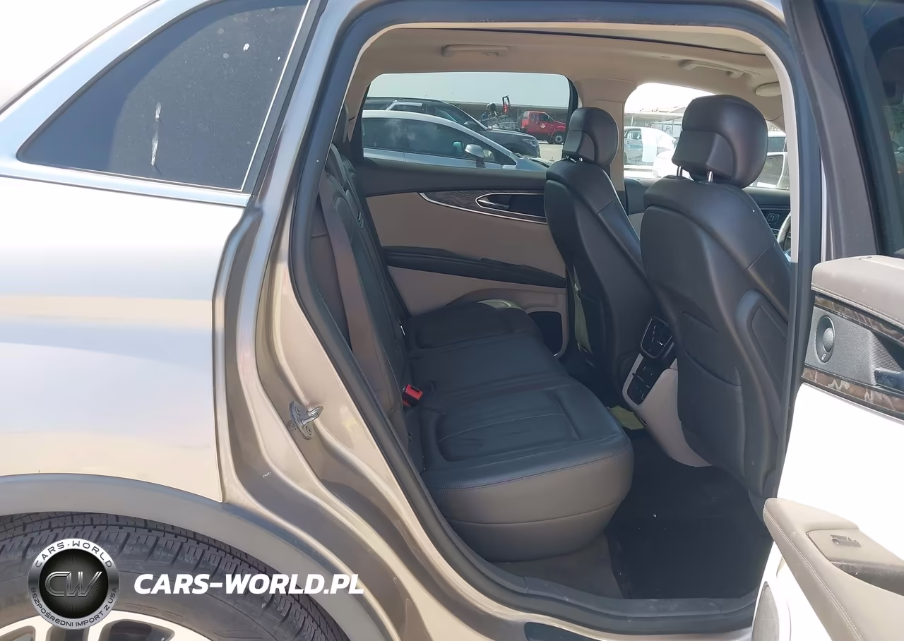 2019 Lincoln Nautilus Reserve VIN:2LMPJ6L93KBL35683 - 8