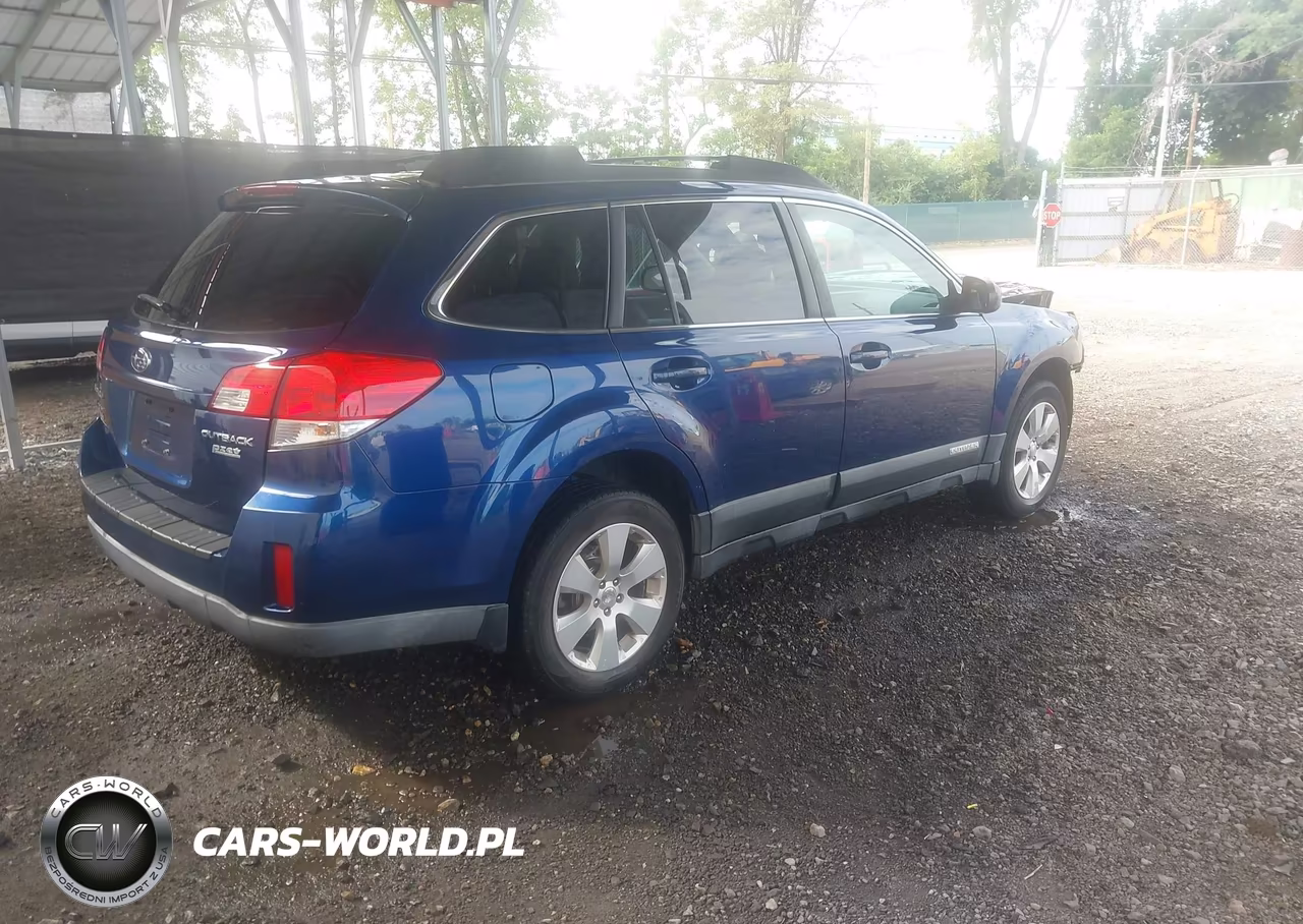 2010 Subaru Outback 2.5I Premium VIN:4S4BRBCC1A3375780 - 4