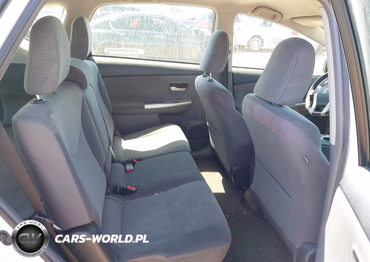 2013 Toyota Prius V Two VIN:JTDZN3EU4D3206609 - 8