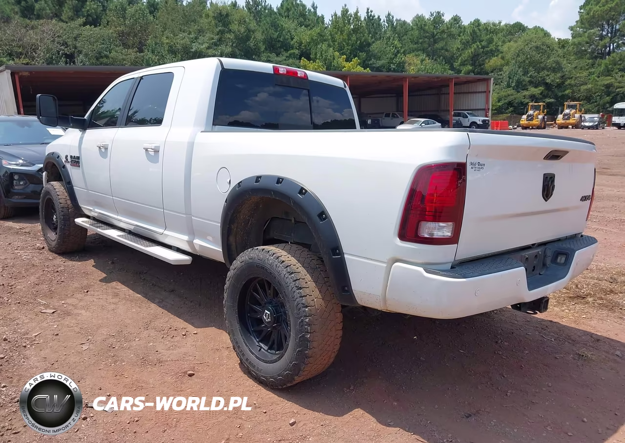 2018 Ram 2500 Laramie 4X4 6'4 Box VIN:3C6UR5NL8JG162194 - 3