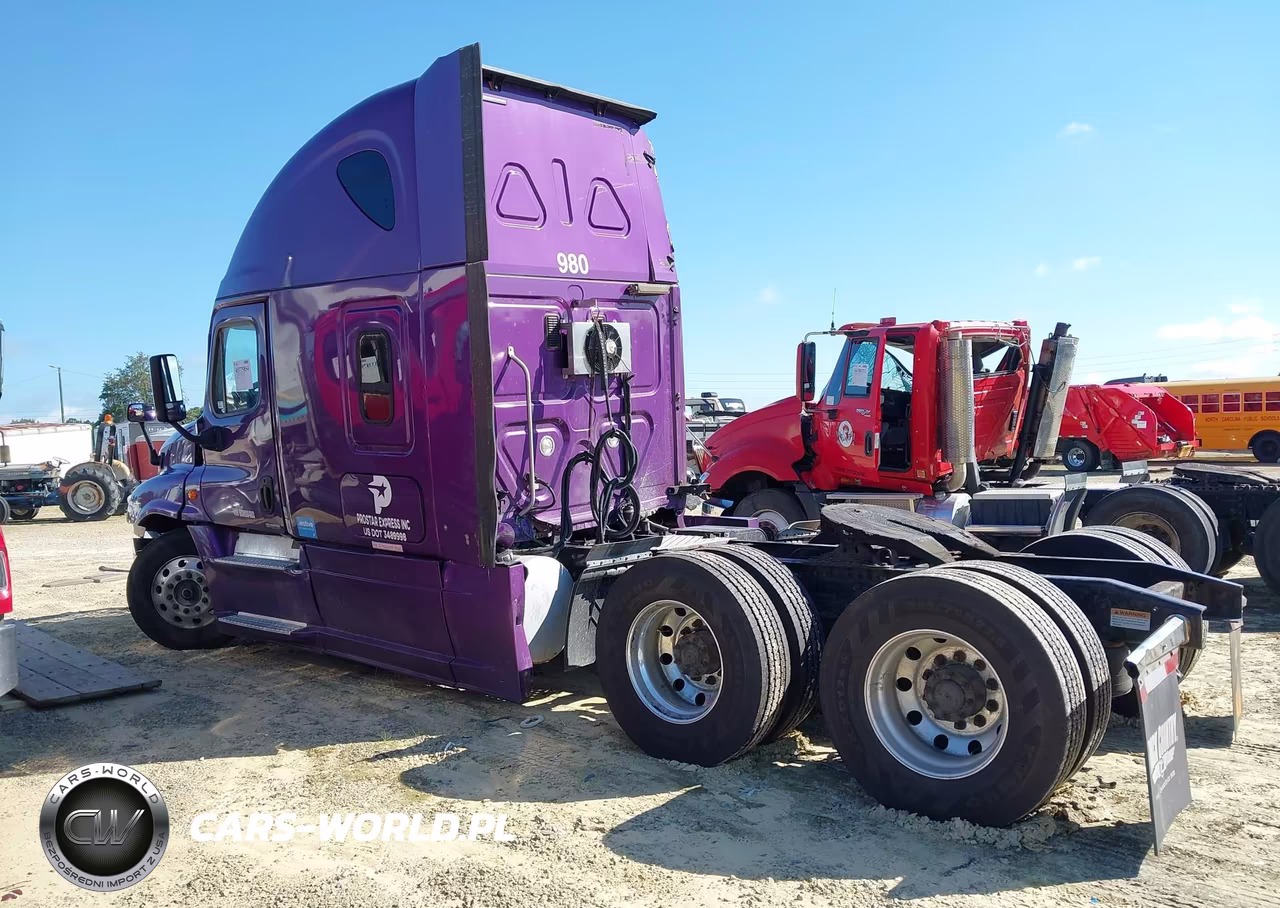 2017 Freightliner Cascadia 125 VIN:3AKJGLDR6HSHS6403 - 18