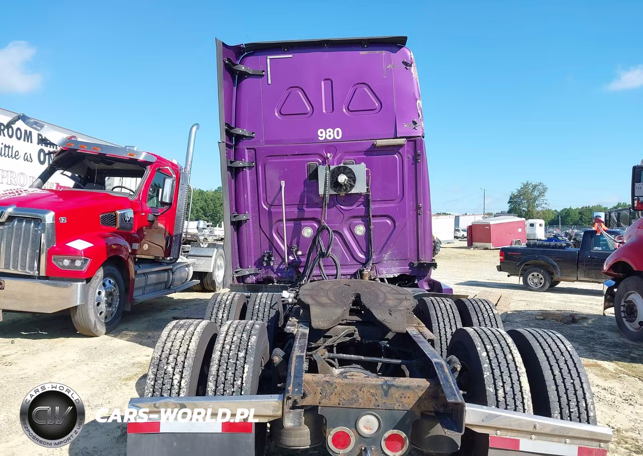 2017 Freightliner Cascadia 125 VIN:3AKJGLDR6HSHS6403 - 23