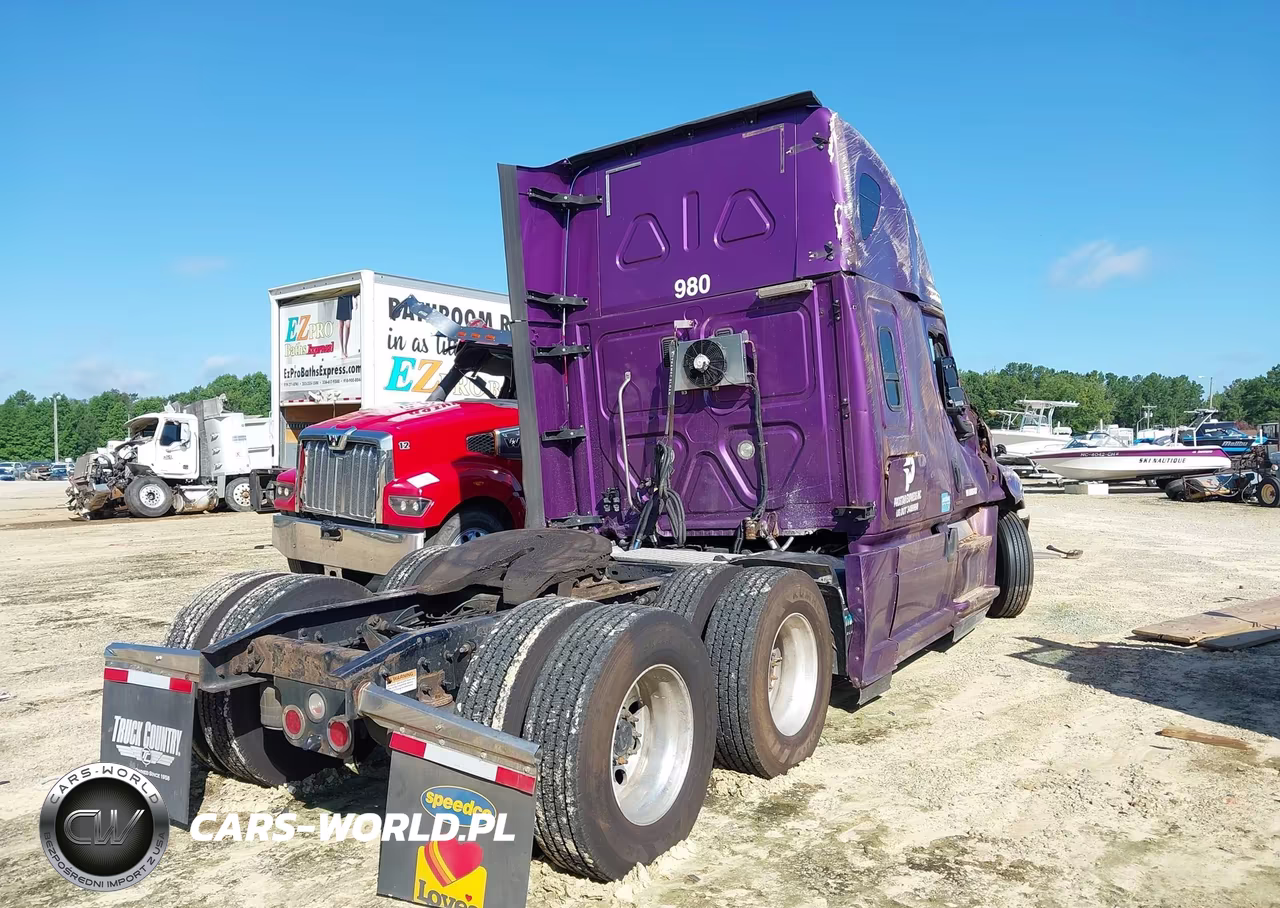 2017 Freightliner Cascadia 125 VIN:3AKJGLDR6HSHS6403 - 4