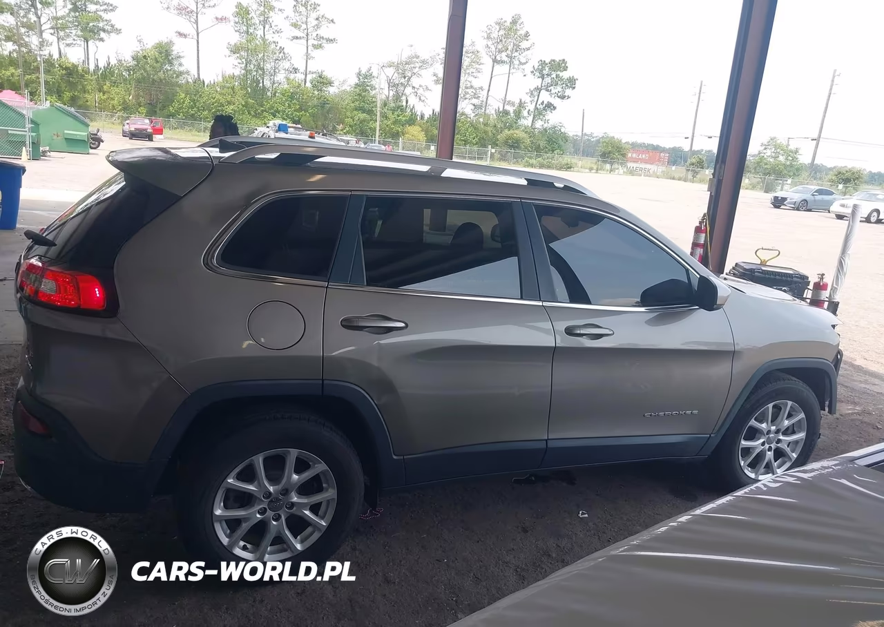 2016 Jeep Cherokee Latitude VIN:1C4PJMCS6GW255999 - 13
