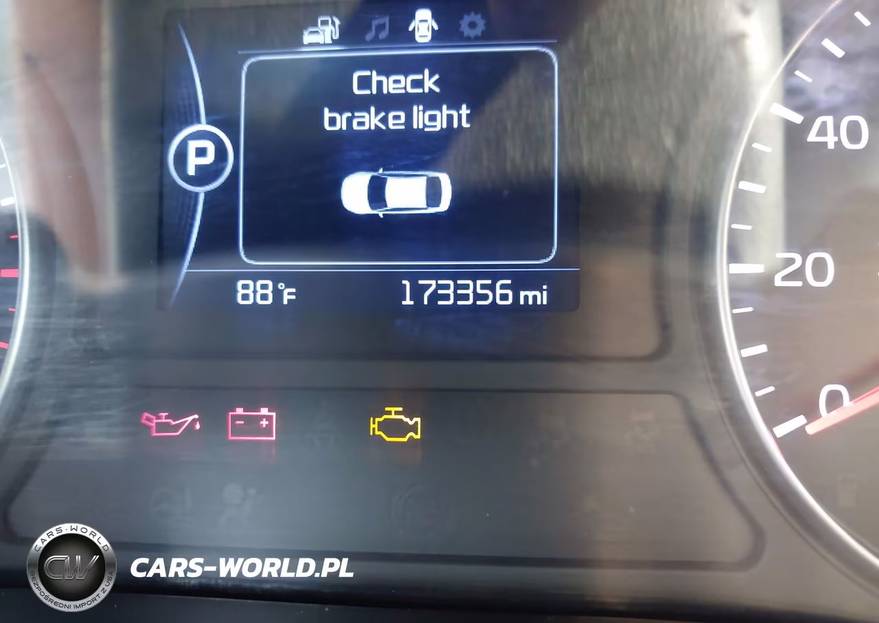 2018 Kia Optima Lx VIN:5XXGT4L32JG222462 - 15