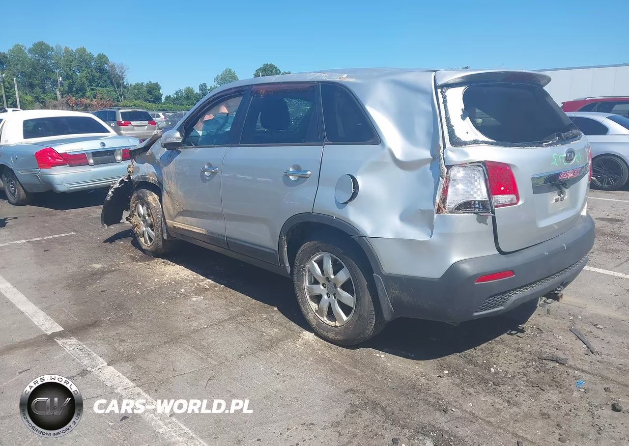 2012 Kia Sorento Lx VIN:5XYKT4A14CG233151 - 3