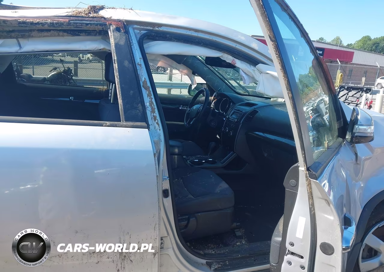 2012 Kia Sorento Lx VIN:5XYKT4A14CG233151 - 5
