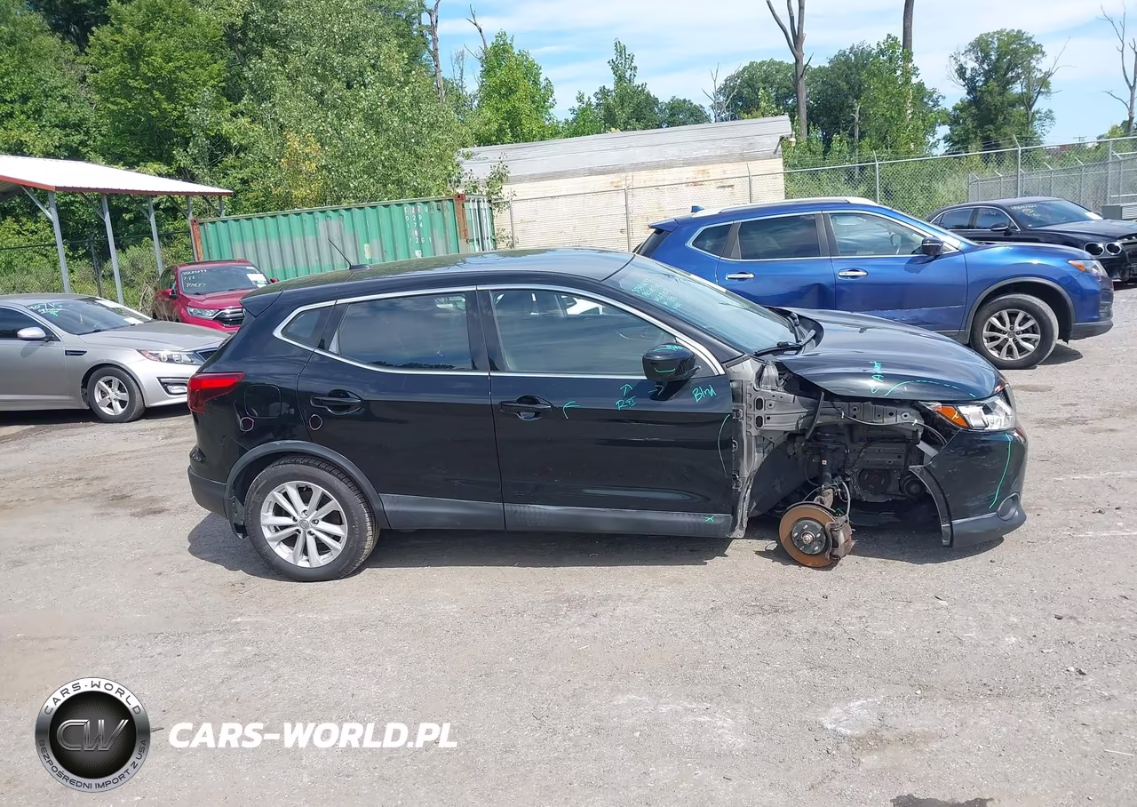 2018 Nissan Rogue Sport S VIN:JN1BJ1CP2JW196898 - 14