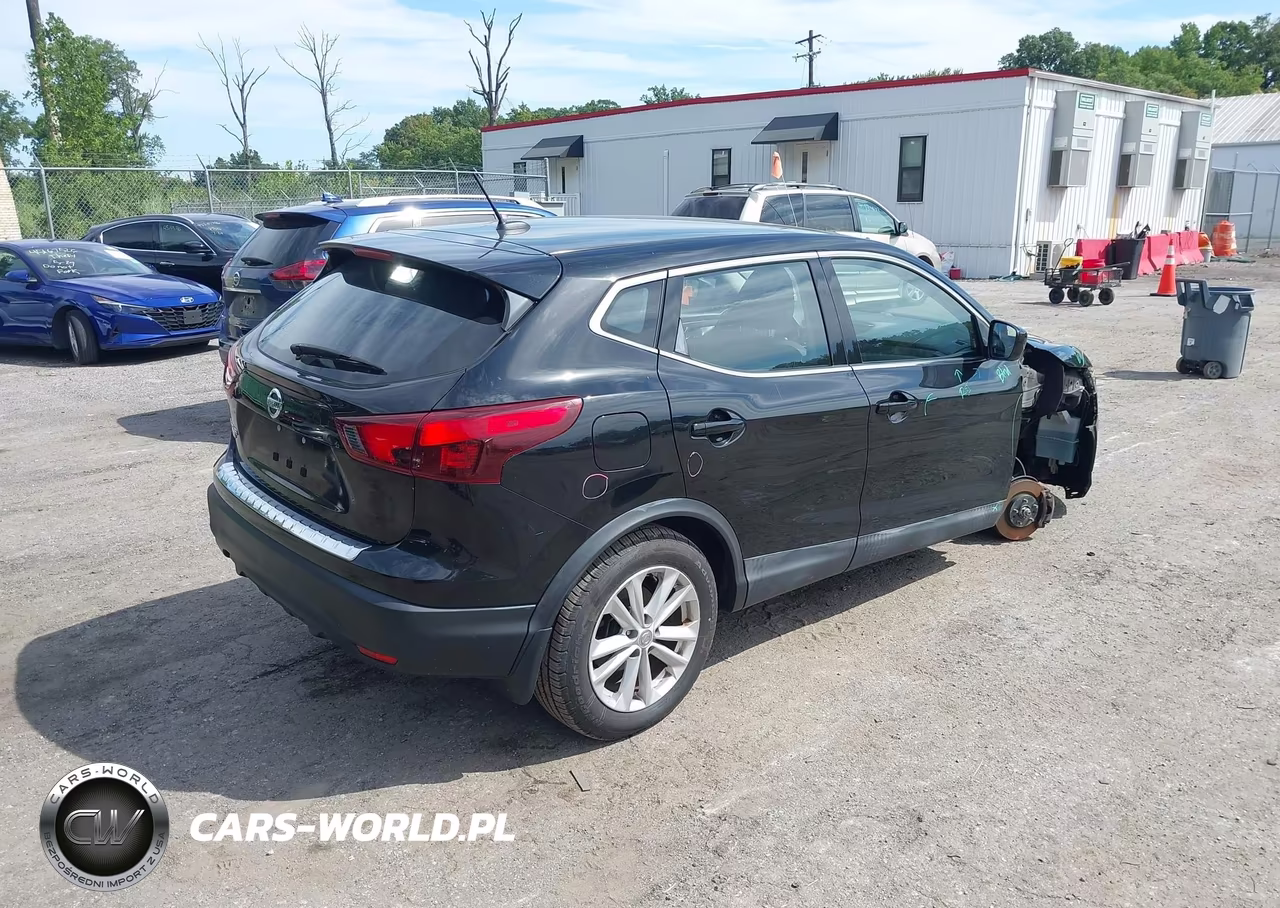 2018 Nissan Rogue Sport S VIN:JN1BJ1CP2JW196898 - 4