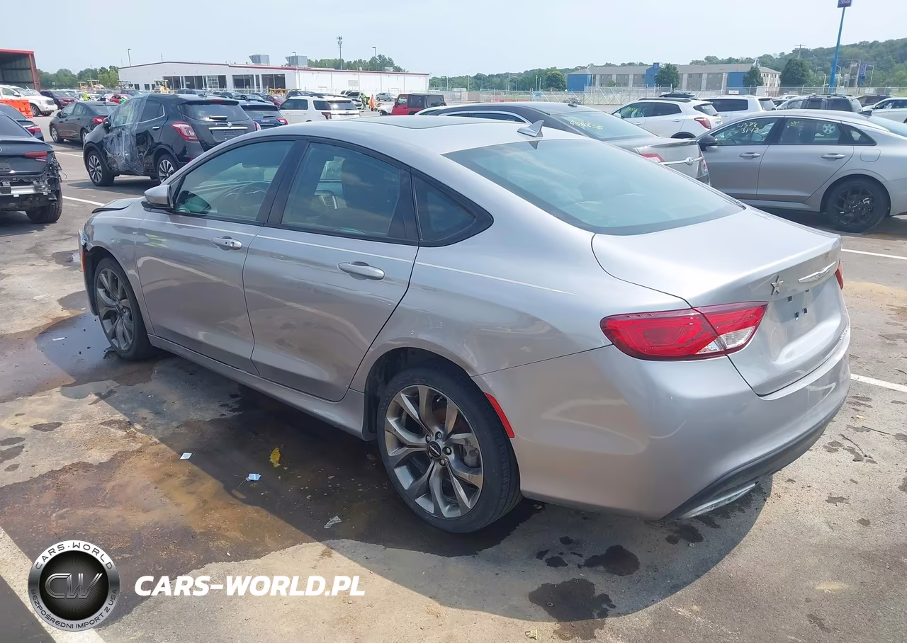 2015 Chrysler 200 S VIN:1C3CCCBG7FN580931 - 3