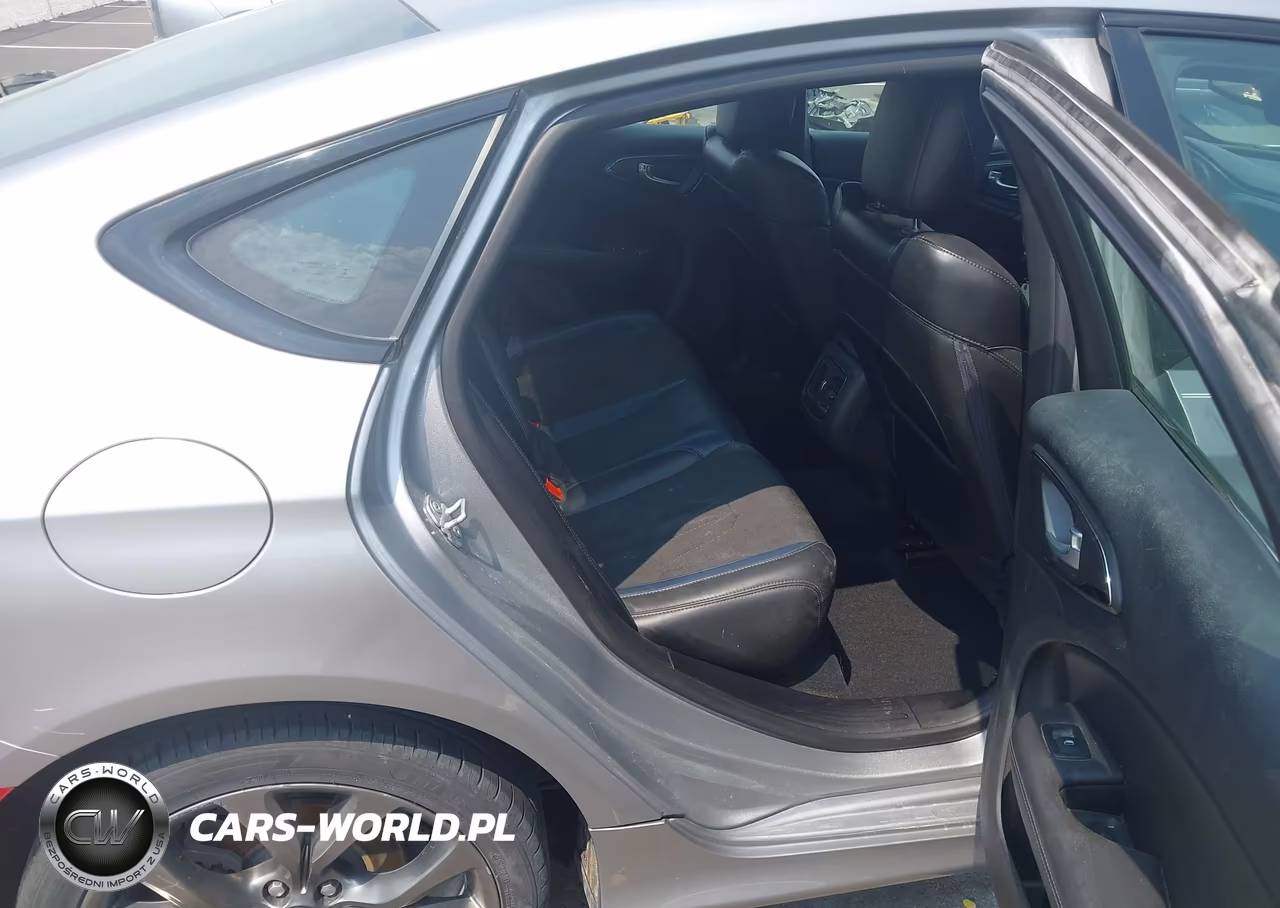 2015 Chrysler 200 S VIN:1C3CCCBG7FN580931 - 8