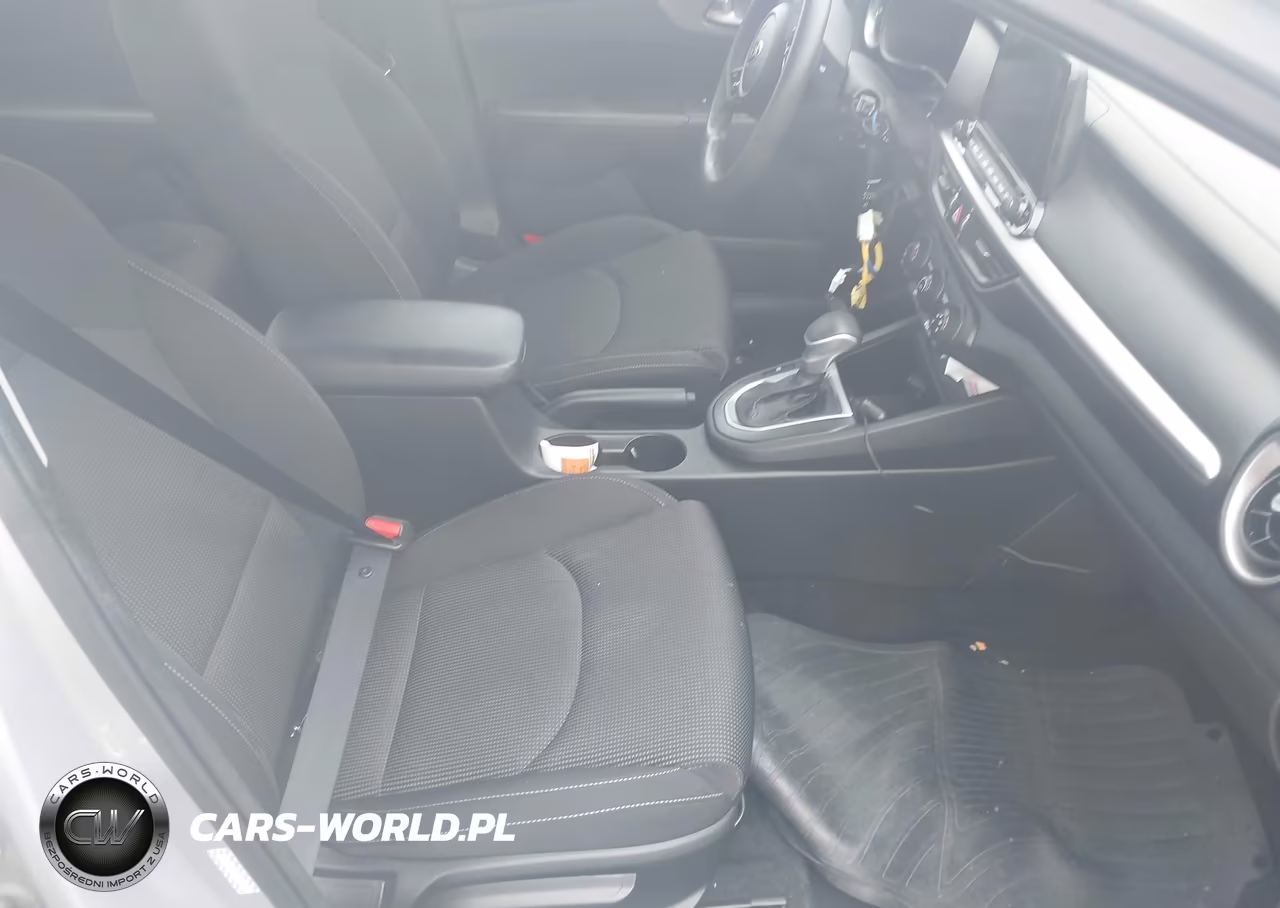 2021 Kia Forte Lxs VIN:3KPF24AD1ME338260 - 5