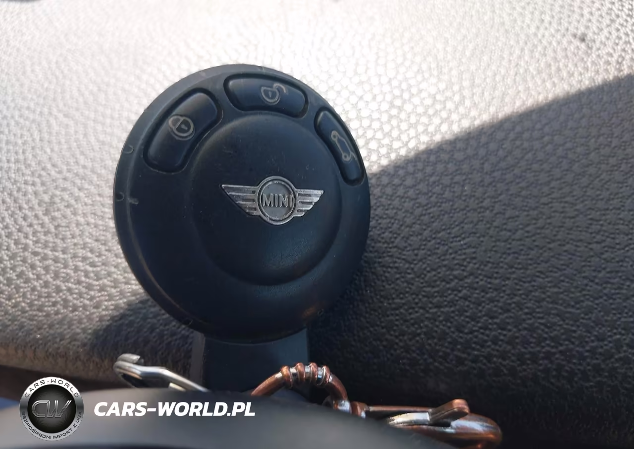 2010 Mini Cooper S VIN:WMWMF7C54ATZ71421 - 11
